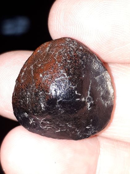 พระปิดตา พิมพ์แขนกลม หลวงพ่อเชย วัดบางกระสอบ อ.พระประแดง จ.สมุทรปราการ รุ่นแรก เนื้อผงจุ๋มรัก ผิวมัน แห้งเหี่ยว องค์นี้เป็นพระหนา ผิวมัน เงา รูปที่ 4