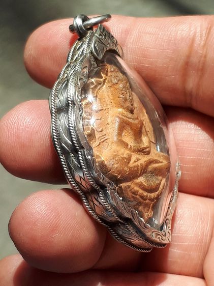 พระโพธิจักรท่านพ่อลี โพธิ์ใหญ่ หลังยันต์ดวง ส.2 ขอบคลิบทอง นิยม เนื้อดิน วัดอโศการาม ปี 2500 ผิวสองสี เก่า แท้ หายาก เลี่ยมเงินหนา  รูปที่ 5