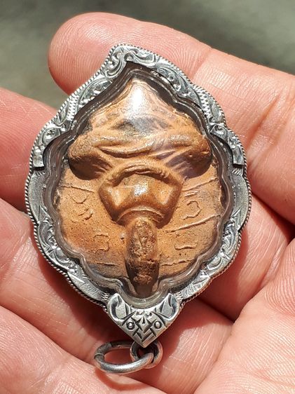 พระโพธิจักรท่านพ่อลี โพธิ์ใหญ่ หลังยันต์ดวง ส.2 ขอบคลิบทอง นิยม เนื้อดิน วัดอโศการาม ปี 2500 ผิวสองสี เก่า แท้ หายาก เลี่ยมเงินหนา  รูปที่ 7