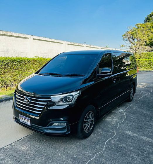 Hyundai H-1  2019 2.5 Deluxe Van ดีเซล ไม่ติดแก๊ส เกียร์อัตโนมัติ ดำ