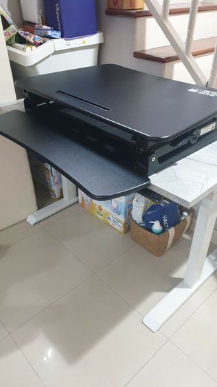 (มือ 1)โต๊ะปรับความสูงขนาดใหญ่
Standing desk  โต๊ะคอม, โต๊ะทำงาน ขนาด 89×59 ซม.
