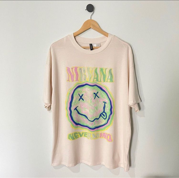 เสื้อแบรนด์ HM Nirvana สินค้าใหม่ เสื้อวินเทจ เสื้อวง