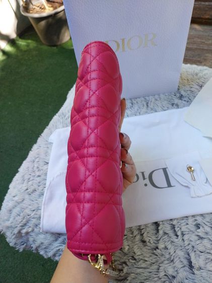 กระเป๋าChristian Dior miss dior fuchsia cannage quilted lamskin สีสวยน่ารักหายากมากค่ะ รูปที่ 17