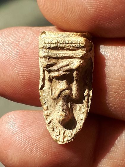 พระของขวัญ วัดปากน้ำ รุ่น 6 พระไตรปิฎก ปี 2533 เนื้อเทียน พิมพ์คม ชัด พระสวย สมบูรณ์ เลี่ยมทอง ปิดหลัง เก่า หนา ทองสั่งทำสวย  พระผงวัดปากน้ำ รูปที่ 9