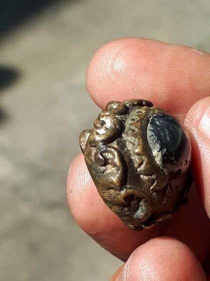 เหรียญหล่อโบราณ หลวงพ่ออิ่ม วัดหัวเขา จ.สุพรรณบุรี ฝังหัวเมฆพัตร เนื้อทองผสม ปี 244x ยุคต้น ขนาดพอสวย มีน้ำหนัก เนื้อหาจัดจ้านมันมากๆ เก่า แ รูปที่ 5