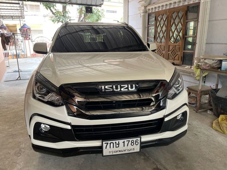 รถ Isuzu MU-X 3.0 Ultimate AT 2WD สี ขาว