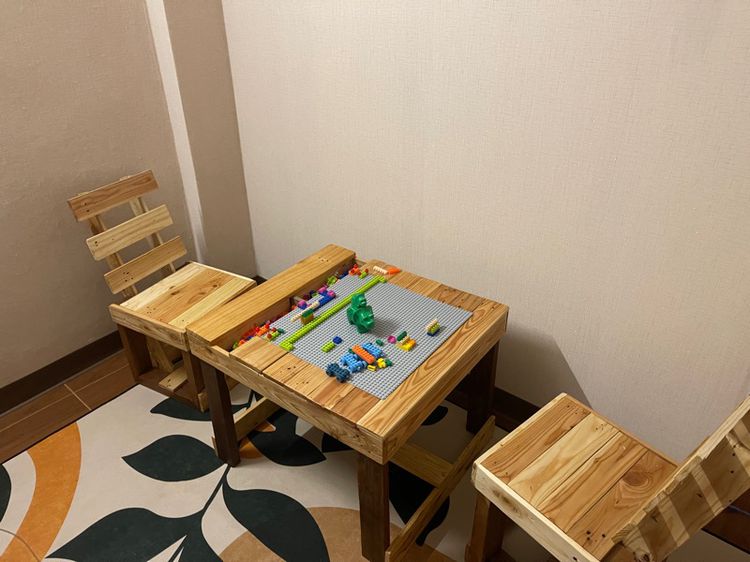 โต๊ะไม้ต่อเลโก้2000
