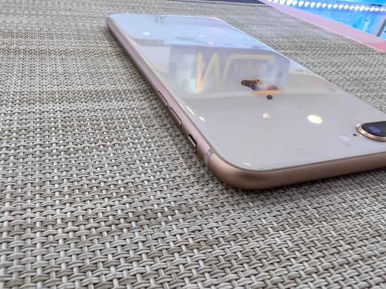 iPhone 8 Plus สีทอง 64 รูปที่ 3