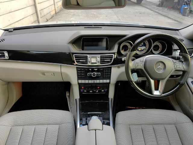 Mercedes-Benz E-Class 2014 E300 Sedan ดีเซล ไม่ติดแก๊ส เกียร์อัตโนมัติ บรอนซ์เงิน รูปที่ 4