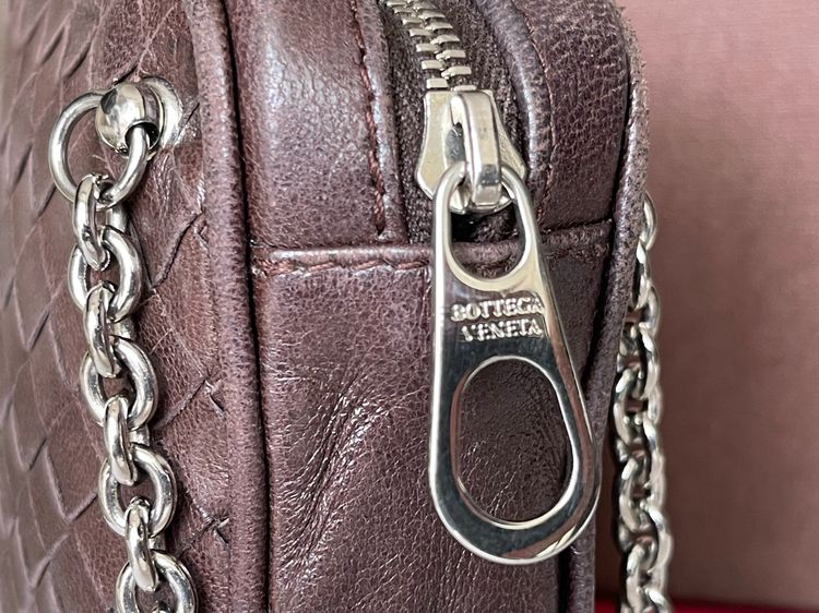 Bottega Venetta แท้ กระเป๋า BV wristlet accessory wallet มีโซ่เงิน สีน้ำตาลสภาพดีครับ+++ รูปที่ 3
