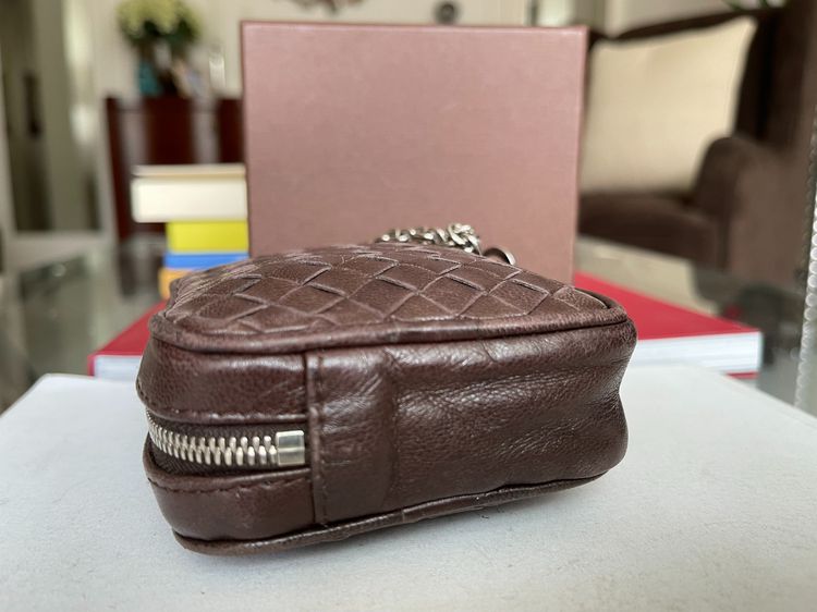 Bottega Venetta แท้ กระเป๋า BV wristlet accessory wallet มีโซ่เงิน สีน้ำตาลสภาพดีครับ+++ รูปที่ 5