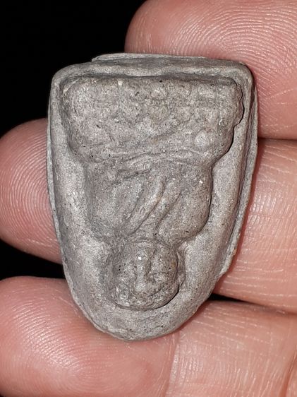 พระหลวงพ่อทวด พิมพ์กลางโย้ เนื้อว่าน มีมวลสาร สีเทา มีคราบฝ้าขาว เนื้อหาเก่า ผิวเดิม พระหนา สวย คม ชัด ลึกมาก สภาพสมบูรณ์ ฟอร์มสวย เก่า แท้  รูปที่ 7