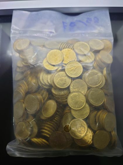 เหรียญยกถุง (400เหรียญ) เหรียญ 25 สตางค์ สีทองเหลือง ปี 2537 ไม่ผ่านใช้ รูปที่ 3