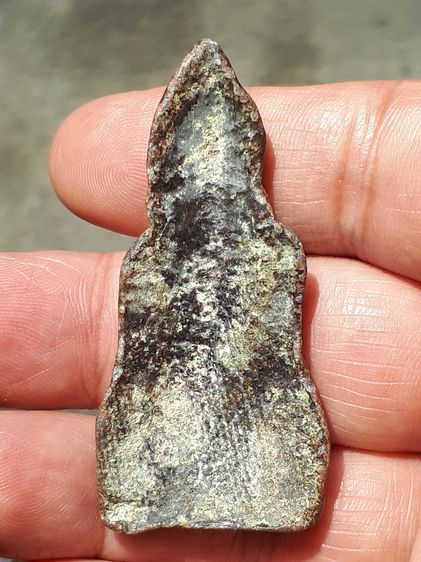 พระหูยาน พิมพ์ใหญ่ กรุวัดพระศรีรัตนมหาธาตุ อ.เมือง จ.ลพบุรี เนื้อตะกั่ว สนิมแดง ขึ้นคราบไข ขนาดสูงจากฐานถึงยอดสุดประมาณ 5.5 ซม มีอายุกว่า 8 รูปที่ 3