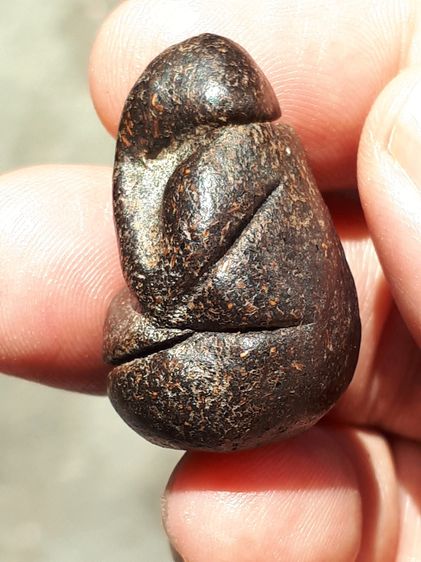 พระปิดตา พิมพ์ปั้นลอยองค์ หลวงพ่อแก้ว วัดปากทะเล รุ่นแรกๆ เนื้อผงคลุกรัก ผิวมัน แห้งเหี่ยว องค์นี้เป็นพระหนา ผิวมัน เงา เดิมๆ เก่า แท้ รูปทร รูปที่ 5