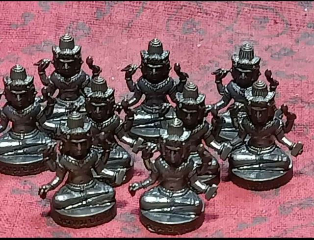 รูปเหมือนพระพรหมก้นอุดผงพุทธคุณ108  ล.ป.หงษ์ วัดเพชรบุรี สุรินทร์เนื้อทองผสมรมดำ ปี2557รุ่นสุดท้าย ขนาด1×2ซ.ม. รูปที่ 4