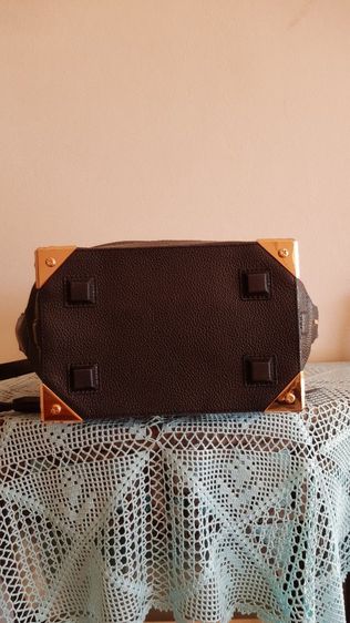 กระเป๋าแบรนด์ Alexander wang มือสองของแท้ รูปที่ 7