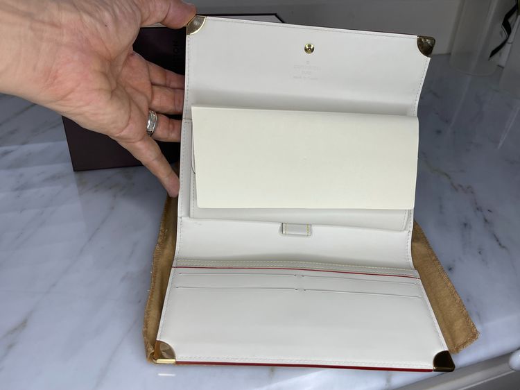 Louis Vuitton ใหม่ แท้ กระเป๋าสตางค์ ใบยาว 3 พับ Trifold - Suhali สี off-white ของใหม่ไม่เคยใช้งาน รูปที่ 6