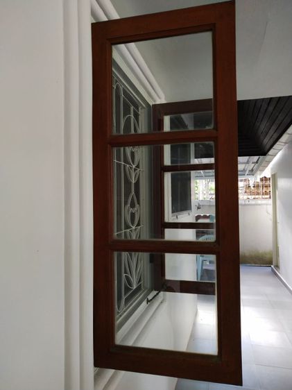 ขายบานหน้าต่างไม้สักพร้อมกระจก รูปที่ 2