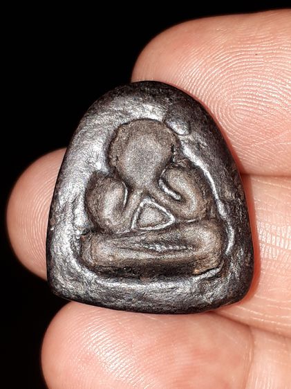 พระปิดตา พิมพ์กลาง หลังแบบ หลวงพ่อแก้ว วัดเคลือวัลย์ เนื้อผงคลุกรักจุ่มรัก ผิวเดิม สภาพแห้งเก่า รักหลุดร่อน ไม่มีหักซ่อม แท้ แปลก หายาก พร้อ รูปที่ 10