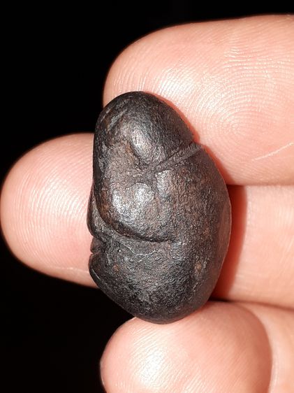 พระปิดตา พิมพ์ปั้นลอยองค์ หลวงพ่อแก้ว วัดปากทะเล เพชรบุรี รุ่นแรกๆ เนื้อผงคลุกรัก ผิวมัน แห้งเหี่ยว องค์นี้เป็นพระหนา ผิวมัน เงา เดิมๆ เก่า รูปที่ 4