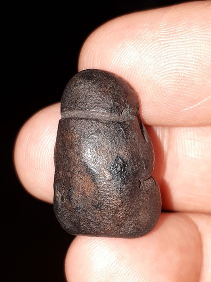 พระปิดตา พิมพ์ปั้นลอยองค์ หลวงพ่อแก้ว วัดปากทะเล เพชรบุรี รุ่นแรกๆ เนื้อผงคลุกรัก ผิวมัน แห้งเหี่ยว องค์นี้เป็นพระหนา ผิวมัน เงา เดิมๆ เก่า รูปที่ 2