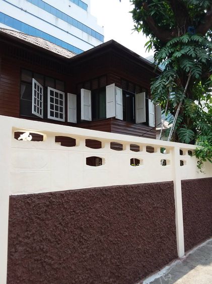 ไม่ใช่ ขายบ้านพร้อมที่ดิน ทำเลดี ถนนสีลม ตรงข้ามรพ. BNH และ อัสสัมชัญคอนแวนซ์อยู่ในซอยคอนแวนซ์  พื้นที่ 160 ตารางวา ราคา 136 ล้านบาท รูปที่ 3