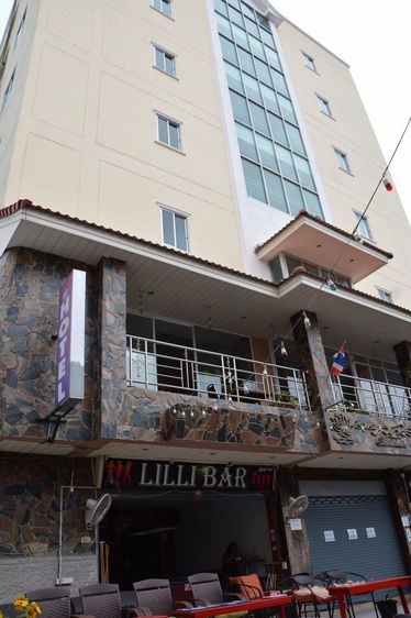 ขายโรงแรม ในตัวเมืองหัวหิน พื้นที่ 200 ตารางวา ราคา 185 ลบ. มีทั้งหมด 7 ชั้น มีทั้งหมด 45 ห้อง 