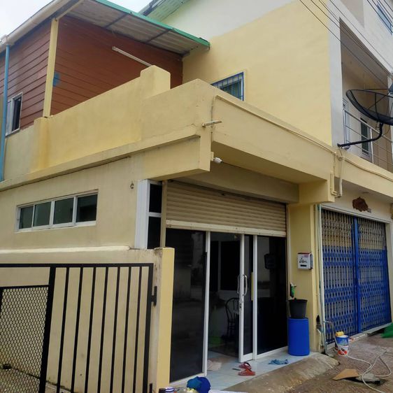 อื่นๆ 2014 มีบางส่วน ใช่ ขายด่วนบ้านทาวโฮม 2ชั้น  (น้ำไม่ท่วม)กว้าง8เมตร  ลึก18เมตร   ใกล้สนามบินหาดใหญ่  ขับรถ1 นาที สภาพพร้อมอยู่อาศัยหรือทำอ้อฟฟิต เจ้าของขายเอง รูปที่ 2