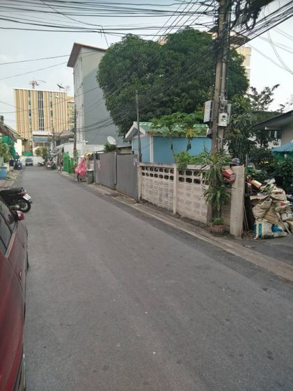 ไม่ใช่ ขายด่วน !!! ที่ดิน ทำเลดี แปลงรูปสี่เหลี่ยม ในซอยประชาราษฎร์บำเพ็ญ 7 แยก 6 45 ตร.ว ราคา 7.5 ลบ. สร้างตึกได้ 4 ชั้น ( เจ้าของขายเอง เจรจาได้  ) รูปที่ 4