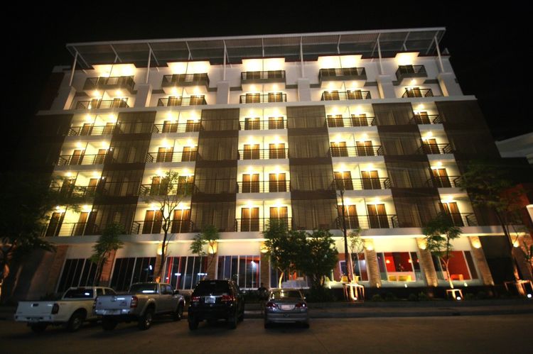 ไม่ใช่ ขายด่วน!!! โรงแรม ทำเลดี อ.เมืองภูเก็ต จ.ภูเก็ต เนื้อที่ 300 ตารางวา ( พื้นที่ใช้สอย 1,200 ตารางเมตร ) ราคาขาย 100 ลบ. รูปที่ 2