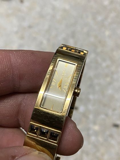 นาฬิกายี่ห้อ DKNY   ของแท้ สีทองสวย รอบข้อมือ 6 นิ้ว 900฿ รูปที่ 2