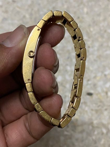 นาฬิกายี่ห้อ DKNY   ของแท้ สีทองสวย รอบข้อมือ 6 นิ้ว 900฿ รูปที่ 5