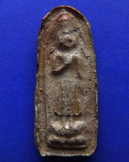 พระพิมพ์ประจำวัน หลวงปู่ทิม วัดละหารไร่ ประธานปรกปลุกเสก ออกวัดไผ่ล้อม จ.ระยอง เนื้อดินมีเคลือบ ครบ 7 วัน