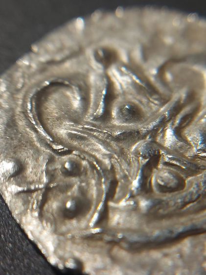 เหรียญไทย เหรียญเงินโบราณ สมัยฟูนัน อายุพันกว่าปี  แท้ดูง่ายมากๆ