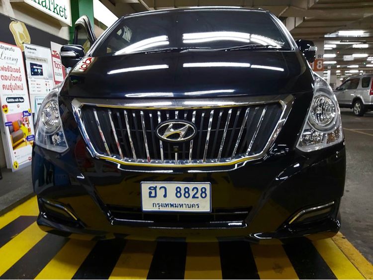 Hyundai H-1  2017 2.5 Deluxe Van ดีเซล ไม่ติดแก๊ส เกียร์อัตโนมัติ ดำ