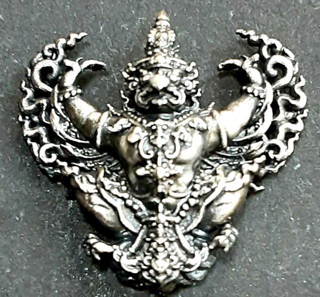 ครุฑเนื้อเงินรมดำ ขนาด1.7เซ็นติเมตร ครูบาอริยชาติ วัดแสงแก้วโพธิญาณ รูปที่ 13