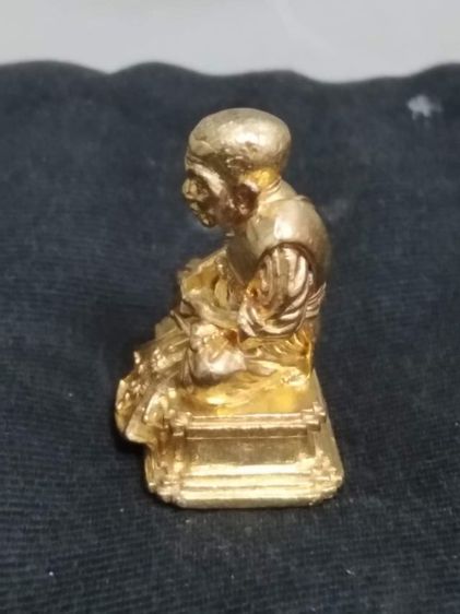 พระรูปหล่อหลวงพ่อทวด พระนามาภิไธย ส.ก.
วัดห้วยมงคล ปี 2547​ รูปที่ 8