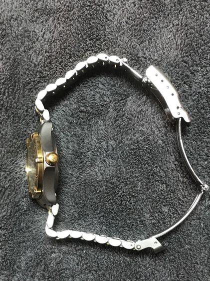 นาฬิกาหญิง ยี่ห้อ Tag Heuer สภาพดีสองกษัตริย์แท้ รูปที่ 5