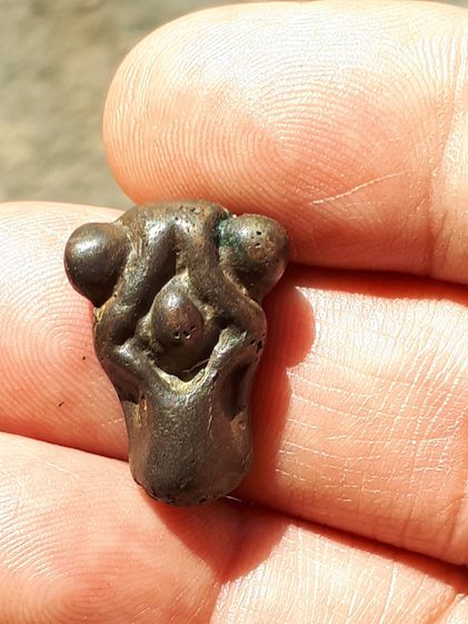 พระปิดตา เนื้อเมฆพัตร หลวงปู่นาค วัดห้วยจระเข้ จ.นครปฐม พิมพ์สะดือจุ่น สวยงาม คมชัด สภาพสวย เก่า เดิมๆ แท้ หายากมากๆ มีใบประกาศนียบัตรรับรอง รูปที่ 7