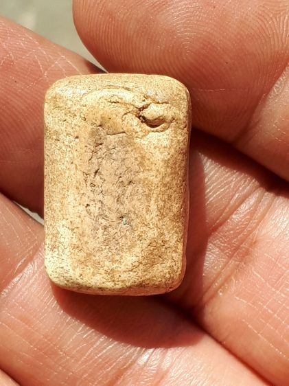 พระหลวงปู่เผือก พิมพ์ขุดสระใหญ่ รุ่นแรก เนื้อผง ผิวพรุน สวยงาม คมชัด สภาพสวย เก่า เดิมๆ แท้ หายากมากๆ สภาพพระสวยสมบูรณ์ ไม่มีหักอุดซ่อม แท้  รูปที่ 10