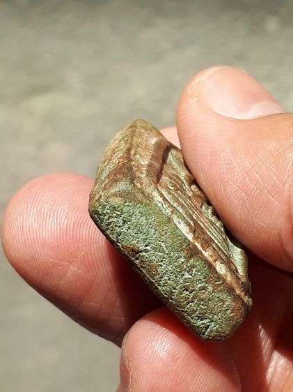 พระสมเด็จฟ้าผ่า หลวงพ่อพรหม วัดช่องแค จ.นครสวรรค์ ปี2512 เนื้อผงสีเขียว ผิวเดิมๆ สภาพสวยมาก เนื้อมีมวลสาร เหี่ยว ย่น เก่าเป็นธรรมชาติ แท้ หา รูปที่ 6