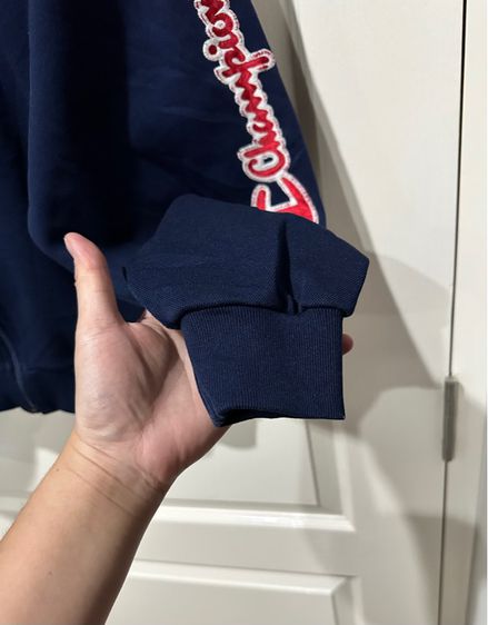 เสื้อวอร์มสีกรมแขนปักlogo แบรนด์ Champion  รูปที่ 3