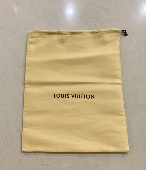กระเป๋าผ้า Louis Vuitton 