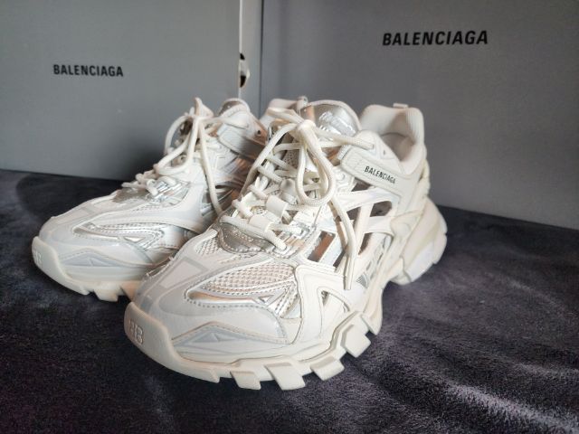 อื่นๆ รองเท้าผ้าใบ อื่นๆ ขนาดอื่น ๆ Balenciaga Track2 สีขาว อปก ครบ พร้อมใบเสร็จshop paragon 