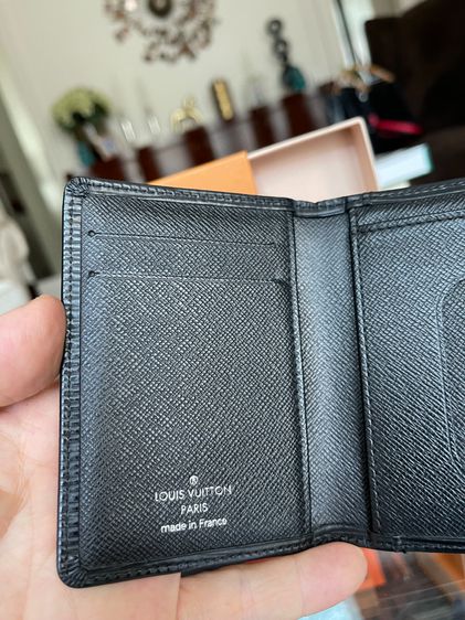 Louis Vuitton แท้ กระเป๋าใส่บัตร LV Organizer de Poche วัสดุหนังแท้ epi สีดำ สภาพดีมาก พร้อมกล่อง รูปที่ 4