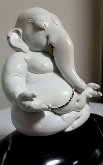 หล่อบรอนซ์ พระพิฆเนศสงบสุข สีขาวกลีบบัว หมายเลขที่ 6  ประติมากร อ.ทนงศักดิ์ สุทธิธีรวัฒน์ TMC BRONZE FOUNDRY รูปที่ 14