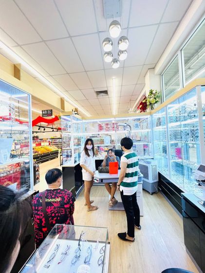 ศูนย์ซ่อมนาฬิกา,ร้านแว่นตา รูปที่ 9