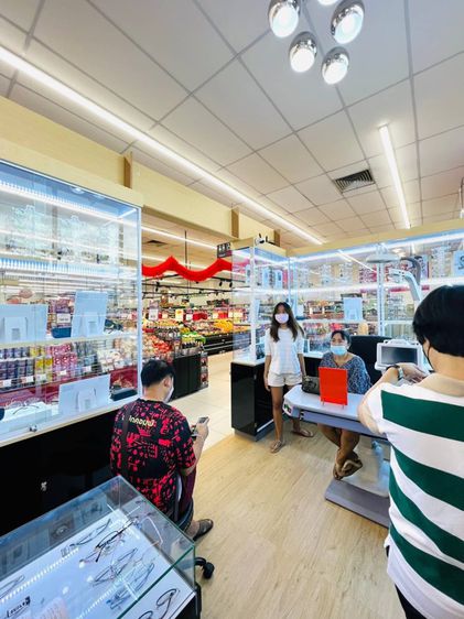 ศูนย์ซ่อมนาฬิกา,ร้านแว่นตา รูปที่ 10