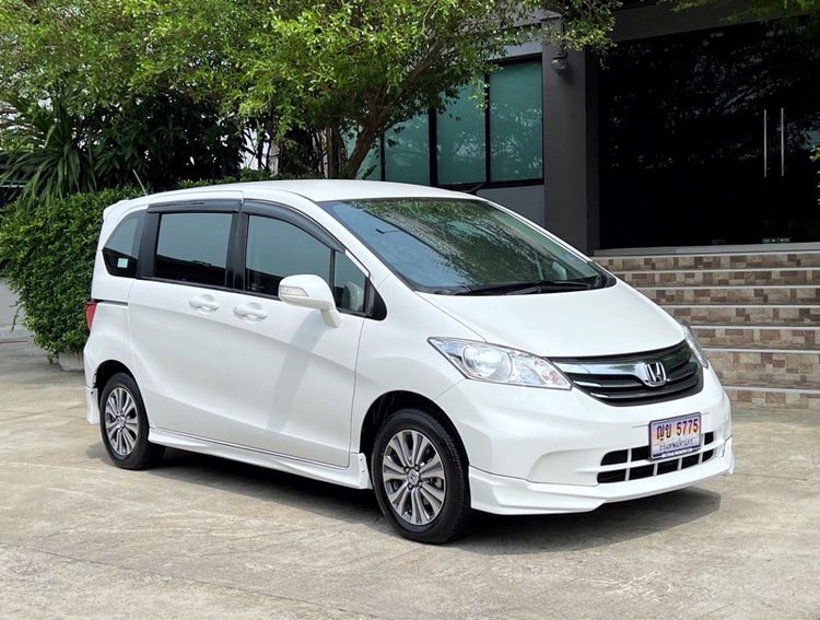 Honda Freed 2015 1.5 EL Sedan เบนซิน ไม่ติดแก๊ส เกียร์อัตโนมัติ ขาว